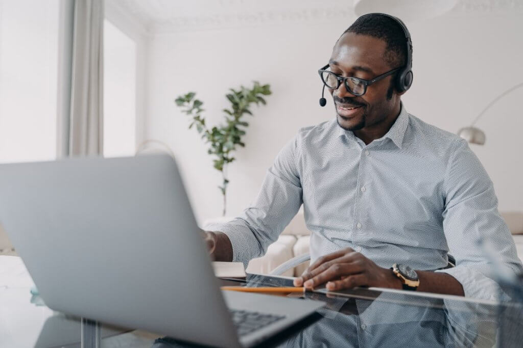 A HR professional talking to a client about employee contracts